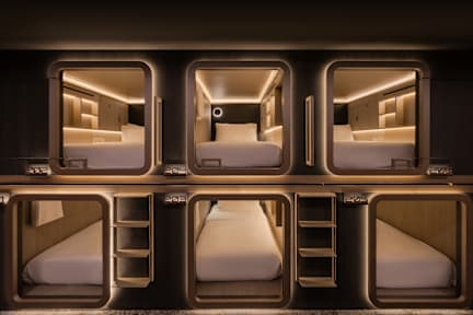 Cube Social Boutique Capsule Hotel @ Boat Quay