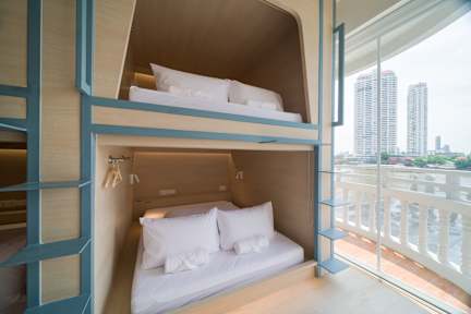 BEAT. Warii Hostel @ Chaophraya River