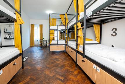 White Wolf House Hostel & Apartments