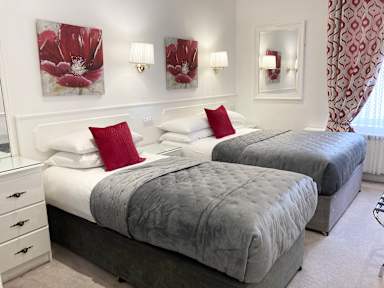 Dergvale Hotel