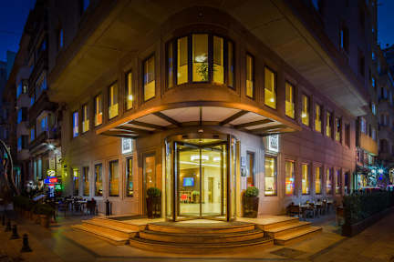 Zdjęcia nagrodzone Midtown Hotel