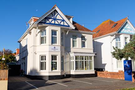 Photos of Crossroads Hotel