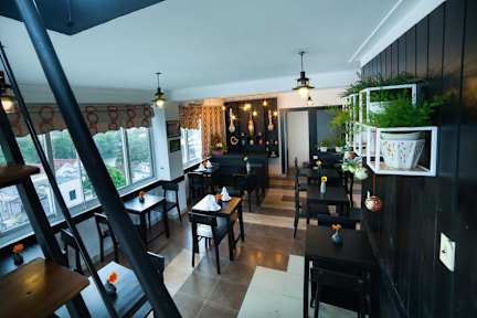 Charming Riverside Hotel照片