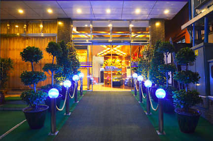 Foton av Golden City Light Hotel