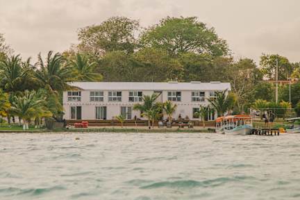 The Yak Lake House照片