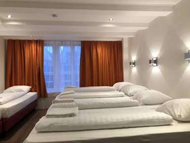 Fotky Damrak Inn