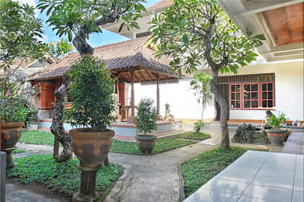 Foto di Halaman Depan Hostel Ubud