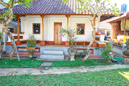 Foto di Halaman Depan Hostel Ubud