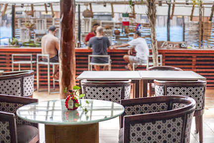 Zdjęcia nagrodzone Lucky Traveler Hostel. All Inclusive