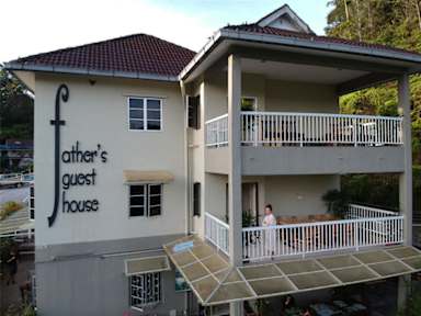 Father's Guest House照片