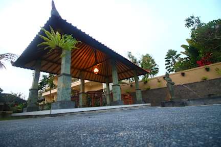 Kuvia paikasta: Adi Santia Bungalow