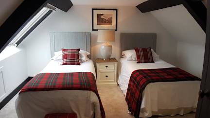 Photos of Torrs Warren Hotel