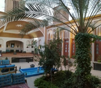 Tarooneh Traditional Hotelの写真