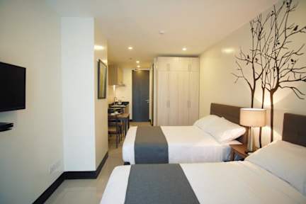Foto's van Artemis Place Makati Hotel