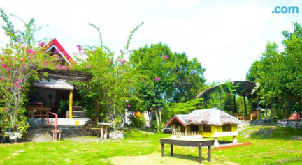 Bougainvillea Paradise Campground Hostelの写真