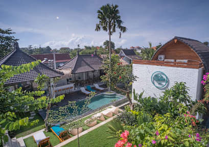 the palm house canggu