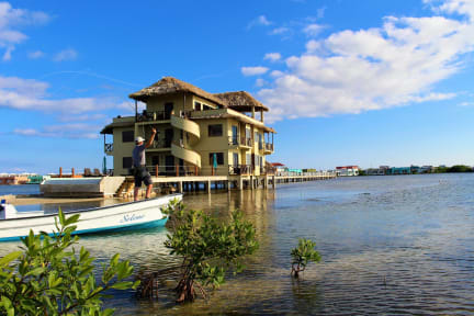 Lina Point Belize Overwater Cabanas照片