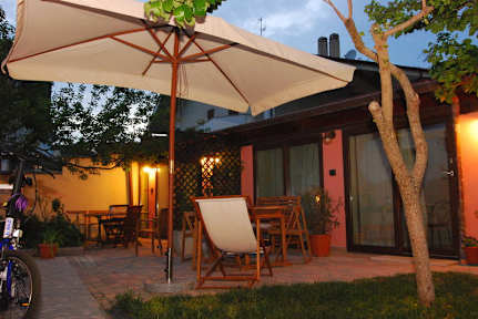 Foton av Flowery Inn Villa