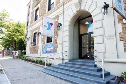 Kuvia paikasta: Flushing YMCA