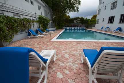 Fotky The Tropics Hotel and Hostel
