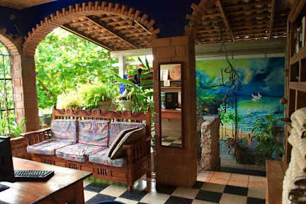 Photos of Hotel and Youth Hostal Mayflower