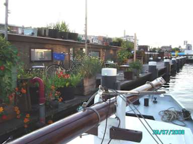Arknoa Houseboatの写真