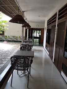 Kuvia paikasta: Krowi Inn