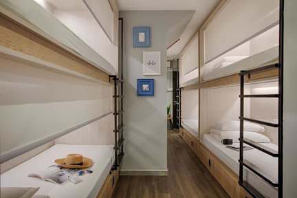 Foton av Quarters Capsule Hostel