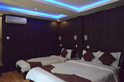 Foto's van Travelers Holiday Inn