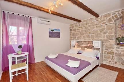 Фотографии Split center Authentic Rooms in stone villa