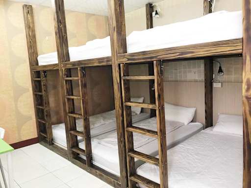 Ilustrasi kamar penginapan di