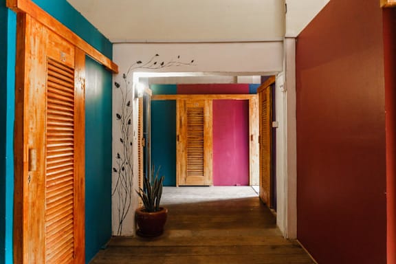Pomme Hostel Restaurant & Bar
