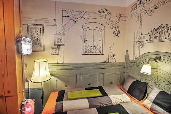 Lavender Circus Hostel, Doubles & Ensuites