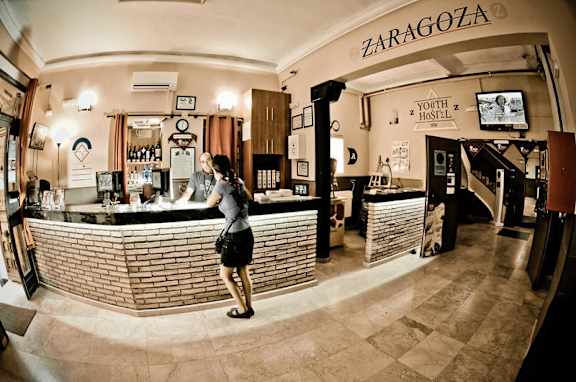 Be Zaragoza Hostel