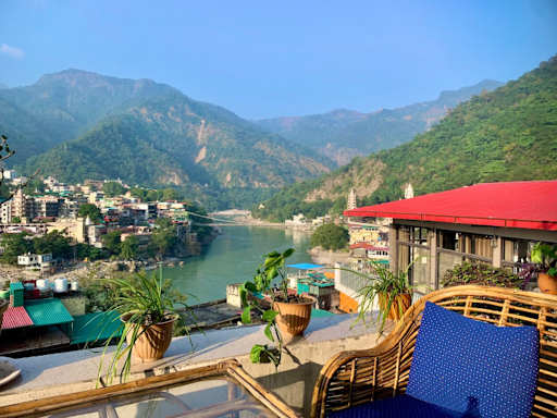 Skyard Hostel Rishikesh (Laxman Jhula)