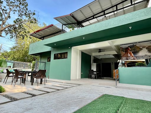 Avisala Hostel Coron