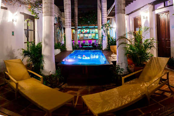 Villana's Hostal Santa Marta