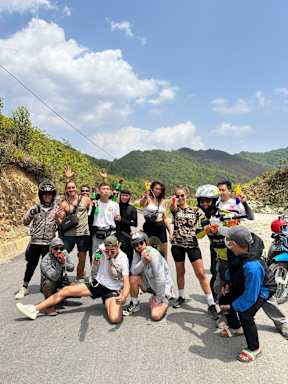 Ha Giang Safari Hostel & Tour