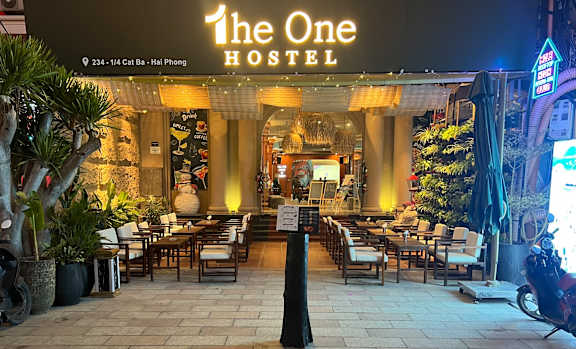 The One Hostel & Rooftop Bar Catba