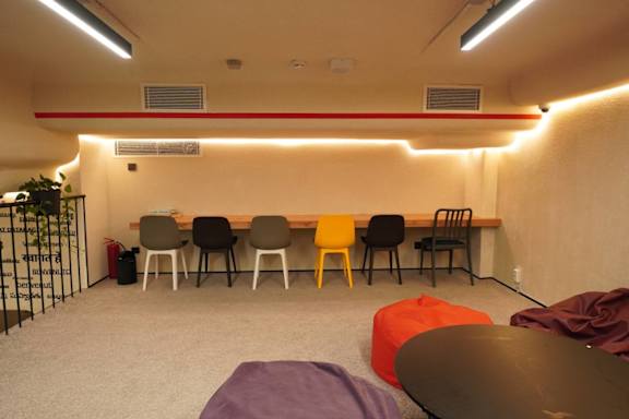 AQ Capsule Hotel