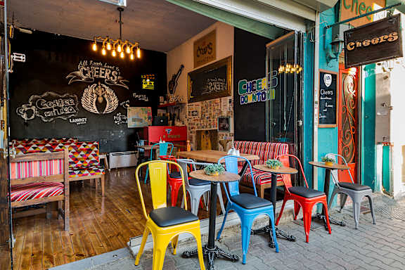 Cheers Midtown Hostel