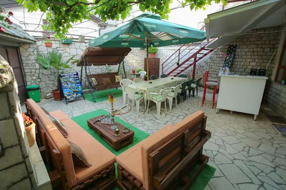 Hostel and Guesthouse Adi