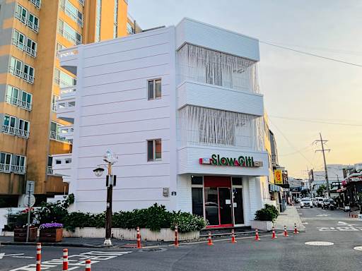 SLOW CITI Hostel