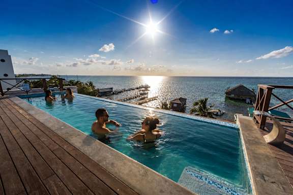 Sandbar Beachfront Hostel & Restaurant