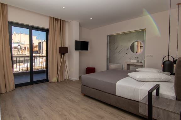 Dunlin Hotel, Athens - 2022 Prices & Reviews - Hostelworld