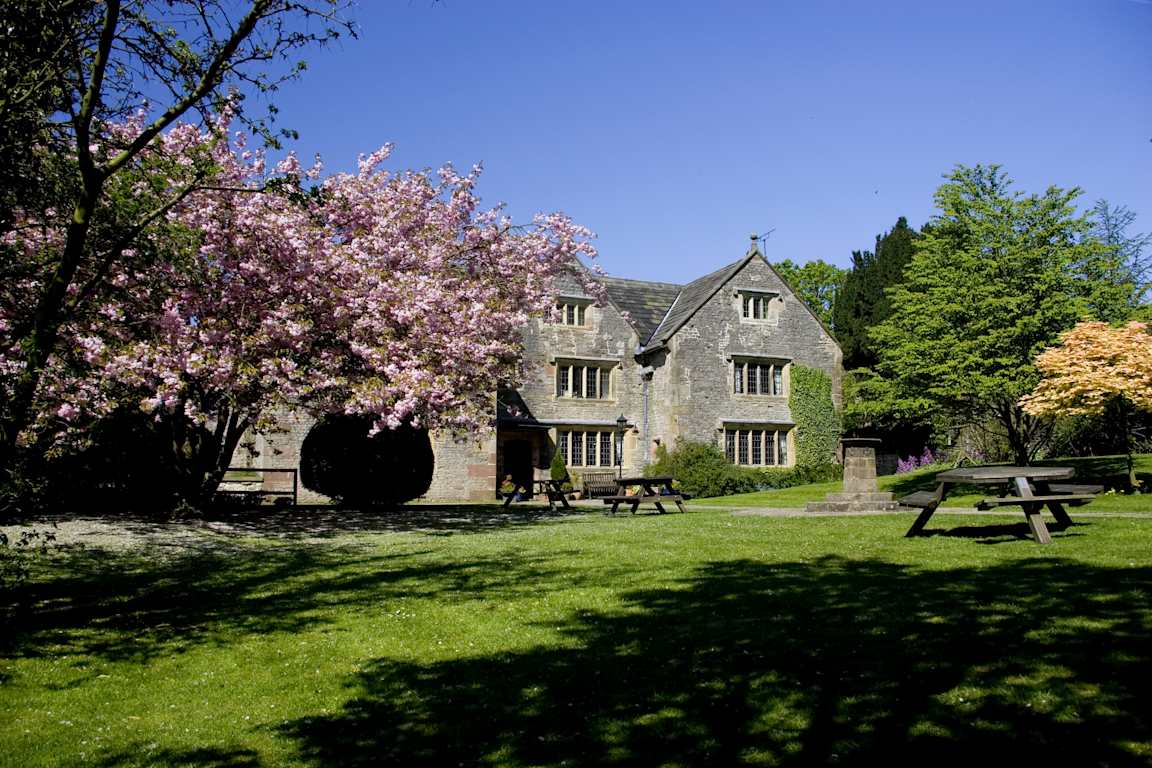 YHA Hartington Hall