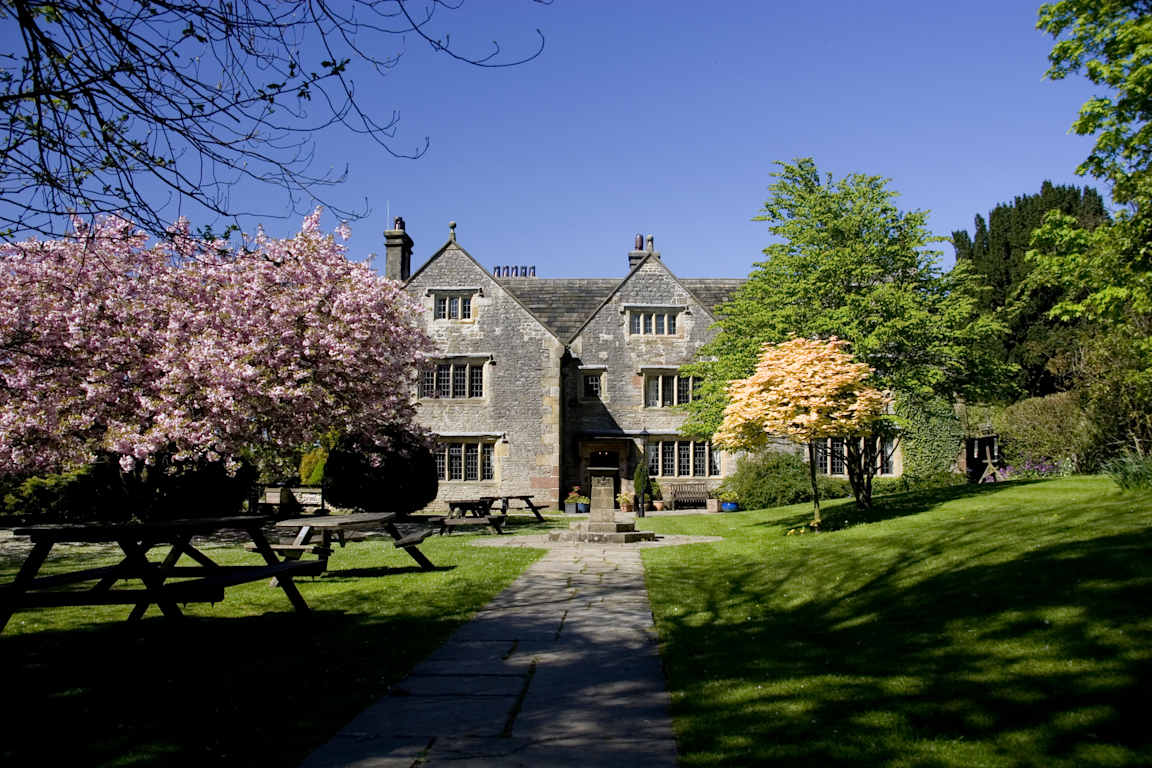 YHA Hartington Hall