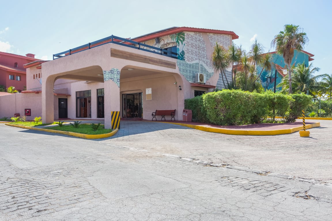 Selina Cancun Laguna Hotel Zone