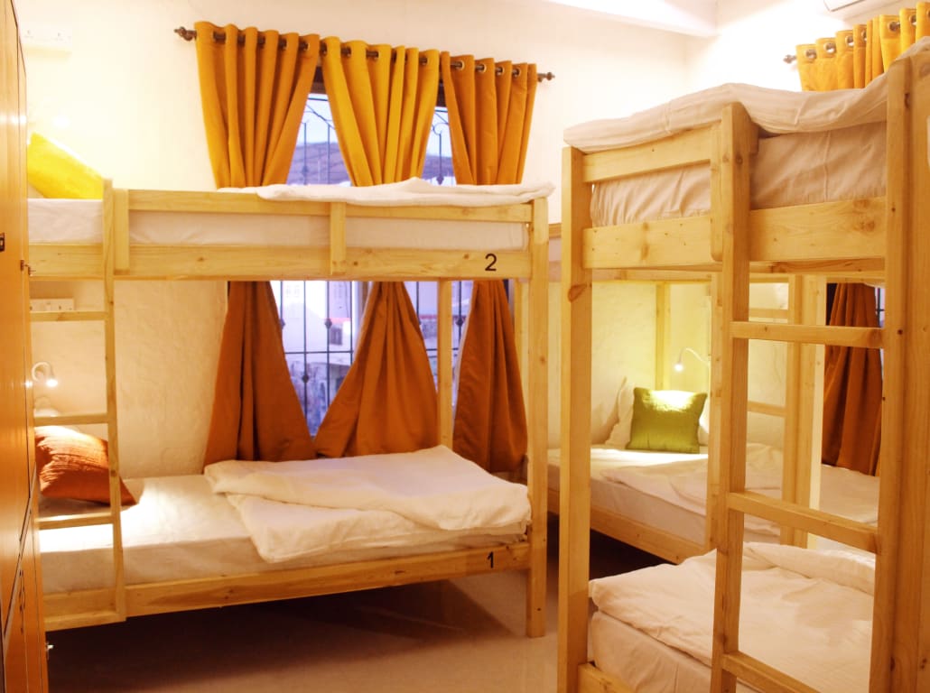 Best 15 Backpackers Hostels In Mumbai (2020) 7