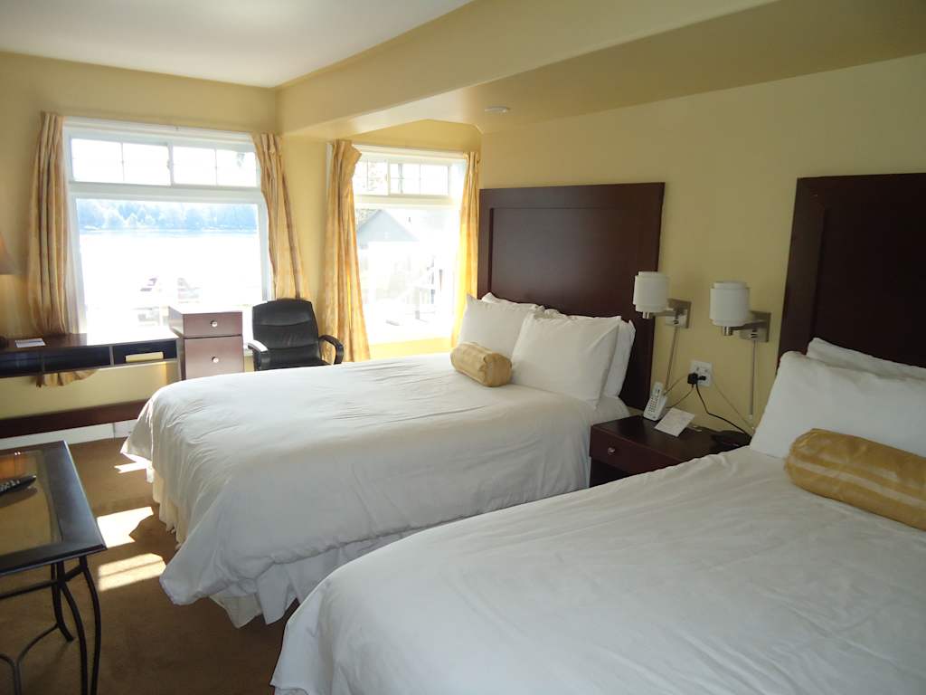 Bayside Inn &amp; Waterfront Suites